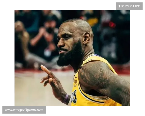 特写:詹姆斯得分纪录夜终结,湖人更衣室谈传奇延续与团队胜利 特写:詹姆斯得分纪录夜终结,湖人更衣室谈传奇延续与团队胜利